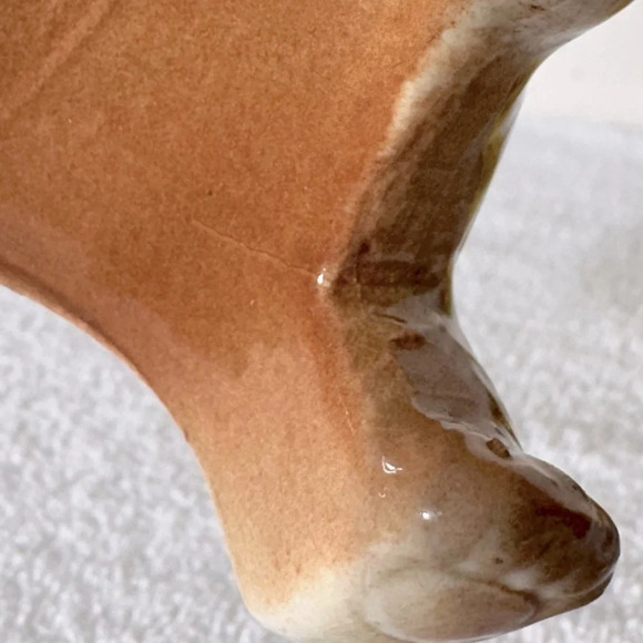 Vintage Japan Ceramic Brown Honey Bear Hugging Bee Hive Salt & Pepper Shakers - Picture 8 of 13